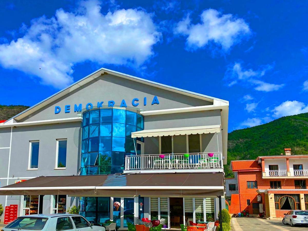 Hotel Demokracia Fushe-Arrez Εξωτερικό φωτογραφία